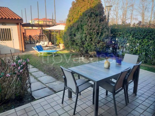 casa indipendente in vendita a Moncalieri in zona Tetti Piatti