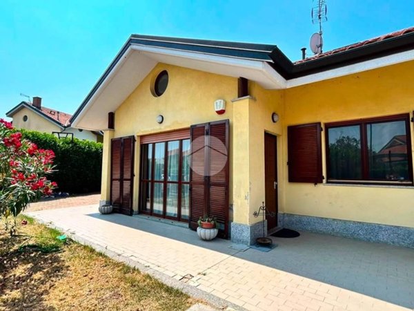 casa indipendente in vendita a Moncalieri in zona Tagliaferro
