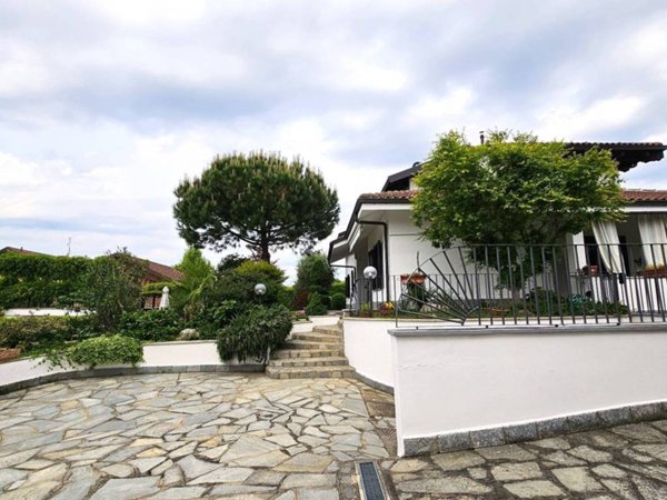 casa indipendente in vendita a Moncalieri in zona Testona