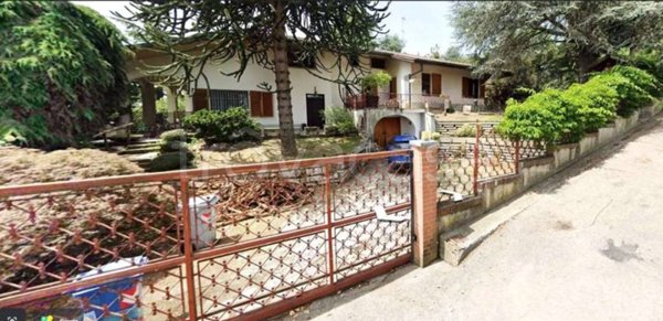 casa indipendente in vendita a Moncalieri in zona Revigliasco