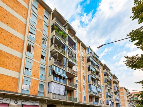 appartamento in vendita a Moncalieri in zona Borgo San Pietro