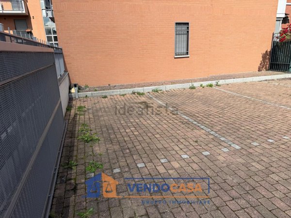 box auto in vendita a Moncalieri in zona Testona