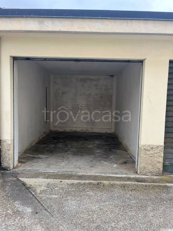 box auto in vendita a Moncalieri in zona Testona