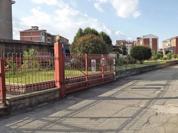box auto in vendita a Moncalieri in zona Borgo San Pietro