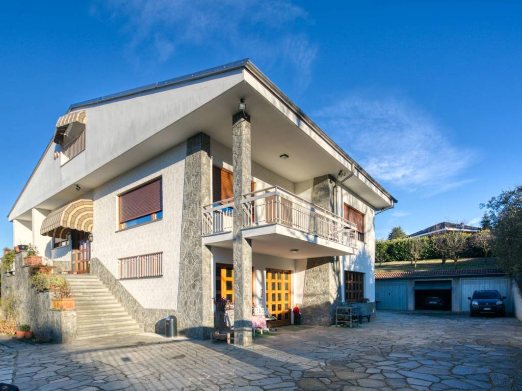 casa indipendente in vendita a Moncalieri in zona Boccia d'Oro