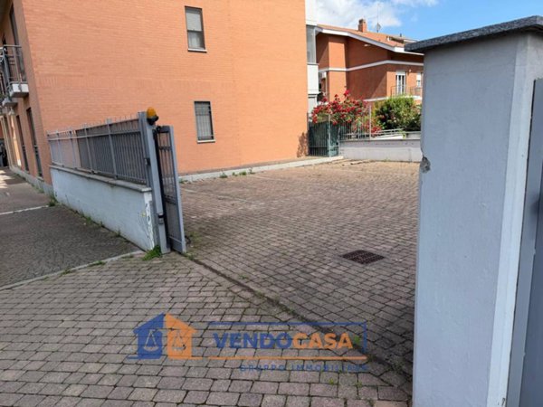 box auto in vendita a Moncalieri in zona Testona