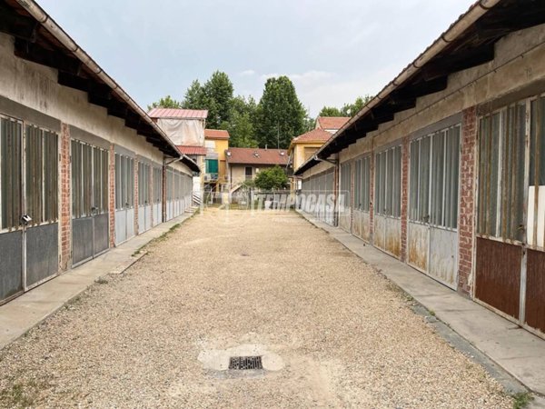 box auto in vendita a Moncalieri in zona Boccia d'Oro