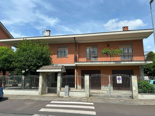 casa indipendente in vendita a Moncalieri in zona Borgo San Pietro
