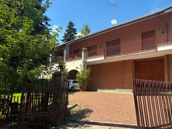casa indipendente in vendita a Moncalieri in zona Boccia d'Oro