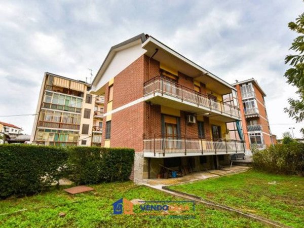 casa indipendente in vendita a Moncalieri in zona Testona