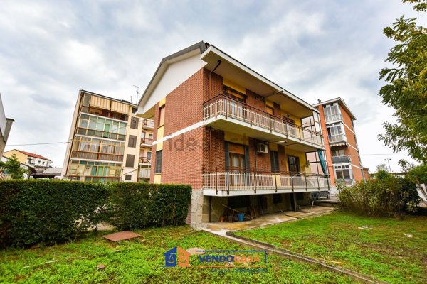 casa indipendente in vendita a Moncalieri in zona Testona