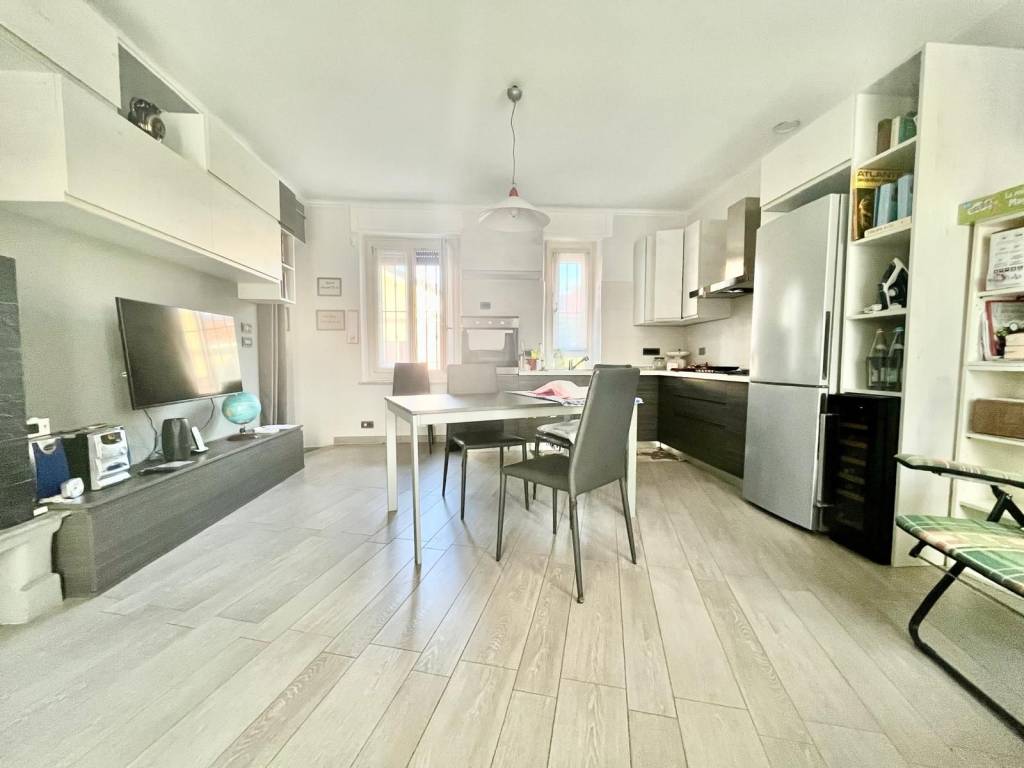 casa indipendente in vendita a Moncalieri in zona Testona