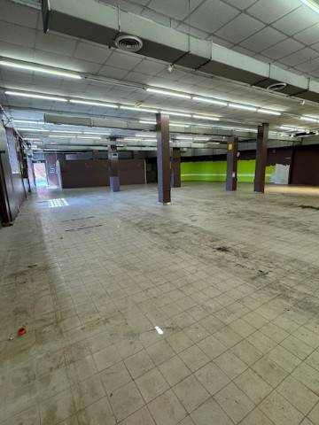locale commerciale in vendita a Moncalieri in zona Testona