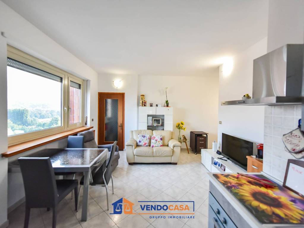 appartamento in vendita a Moncalieri in zona Borgo San Pietro