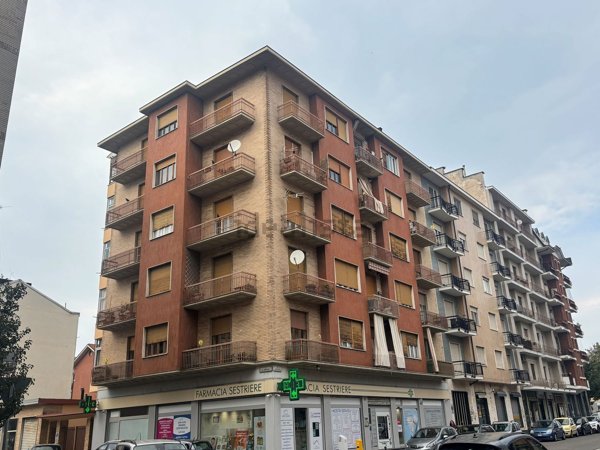 appartamento in vendita a Moncalieri in zona Borgo San Pietro