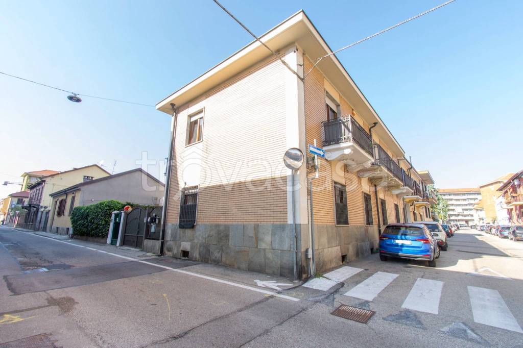 appartamento in vendita a Moncalieri in zona Borgo San Pietro