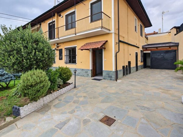 appartamento in vendita a Moncalieri in zona Testona