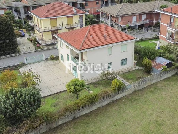 casa indipendente in vendita a Moncalieri in zona Tagliaferro