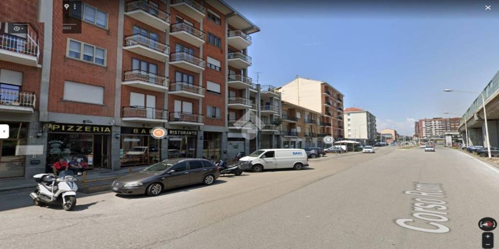 locale commerciale in vendita a Moncalieri in zona Borgo San Pietro