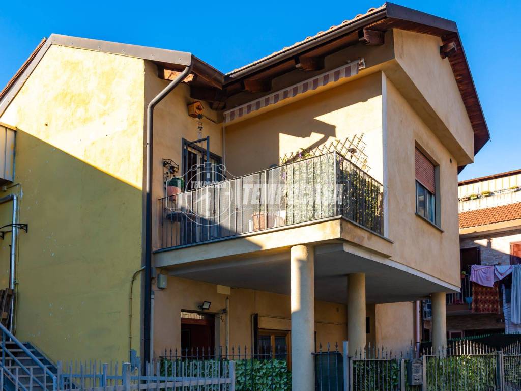 casa indipendente in vendita a Moncalieri in zona Borgo San Pietro