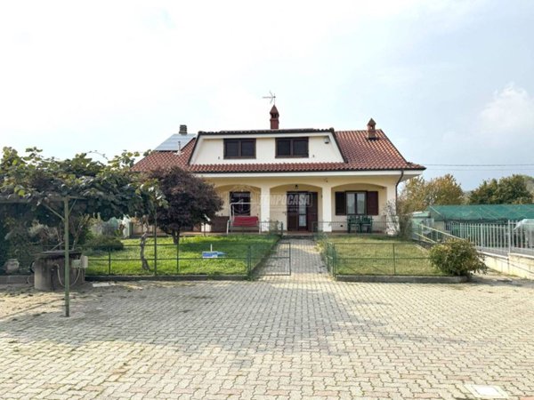 casa indipendente in vendita a Montalenghe