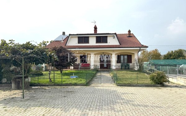 casa indipendente in vendita a Montalenghe