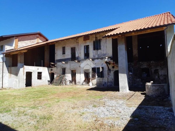 casa indipendente in vendita a Montalenghe