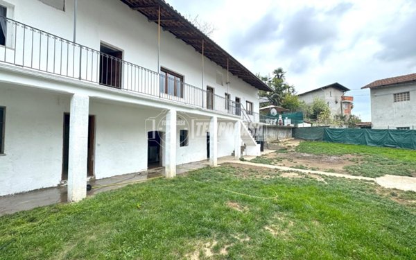 casa indipendente in vendita a Montalenghe