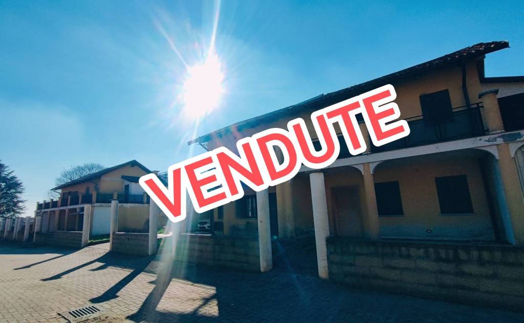 casa indipendente in vendita a Montalenghe