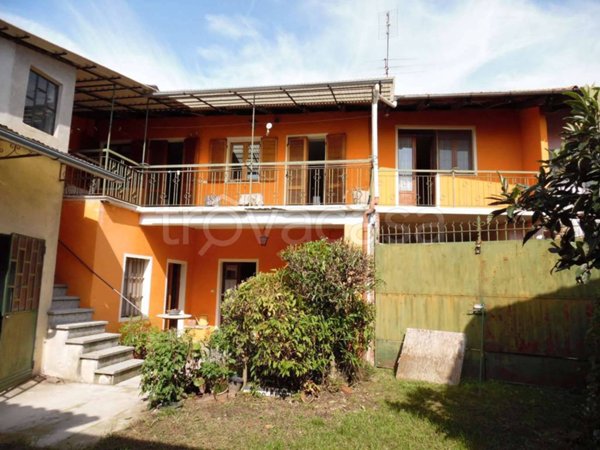 casa indipendente in vendita a Montalenghe