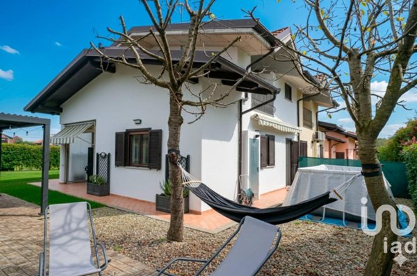 casa indipendente in vendita a Montalenghe
