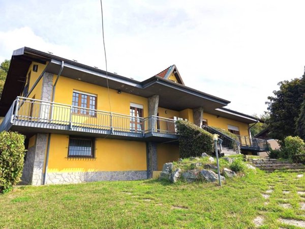 casa indipendente in vendita a Montalenghe