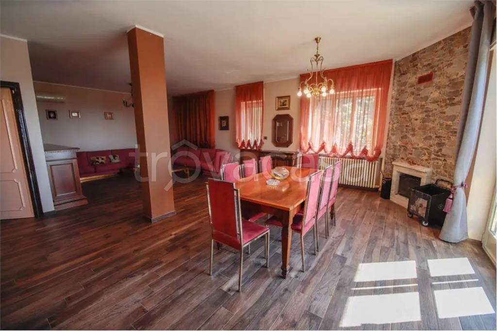 casa indipendente in vendita a Montalenghe