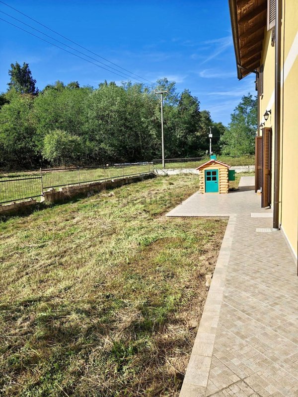 casa indipendente in vendita a Montalenghe