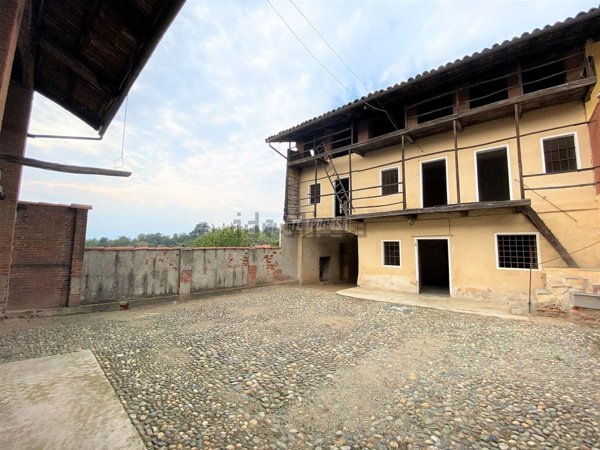casa indipendente in vendita a Montalenghe