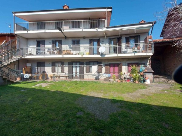 casa indipendente in vendita a Montalenghe