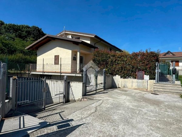 casa indipendente in vendita a Montalenghe