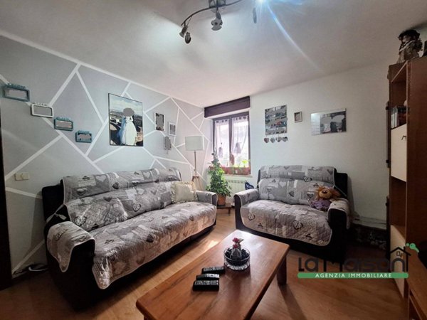 casa indipendente in vendita a Montalto Dora