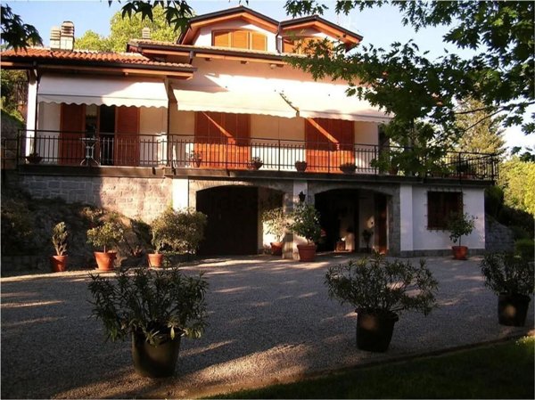 casa indipendente in vendita a Montalto Dora