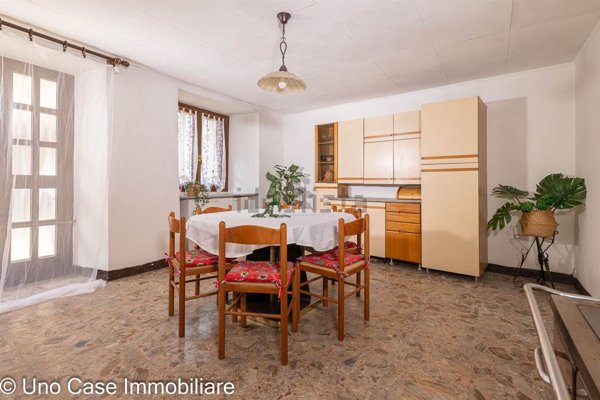 casa indipendente in vendita a Montalto Dora