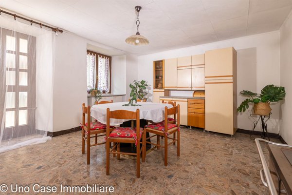 casa indipendente in vendita a Montalto Dora