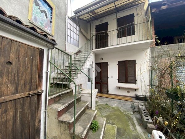 casa semindipendente in vendita a Montalto Dora