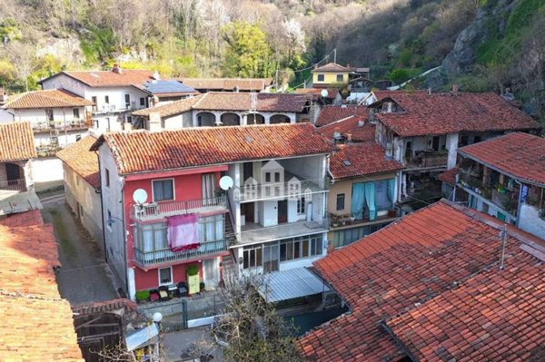 casa indipendente in vendita a Montalto Dora