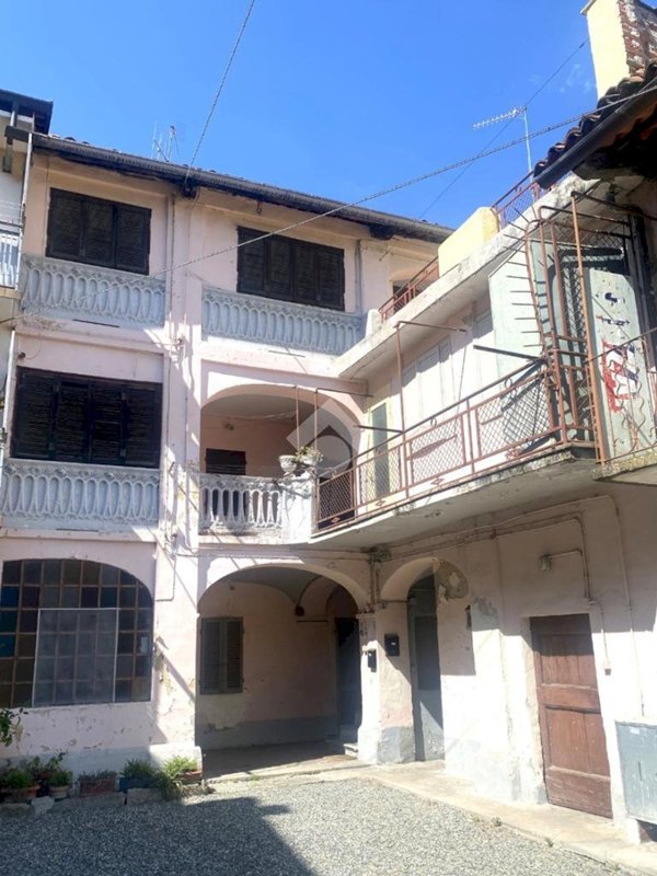 casa indipendente in vendita a Montalto Dora