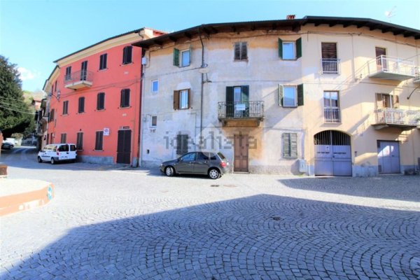 casa semindipendente in vendita a Montalto Dora