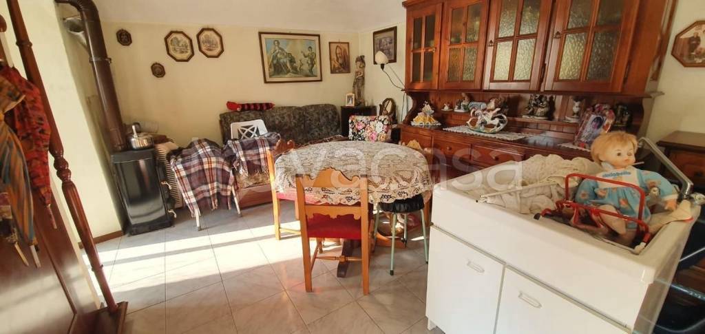 casa indipendente in vendita a Montalto Dora