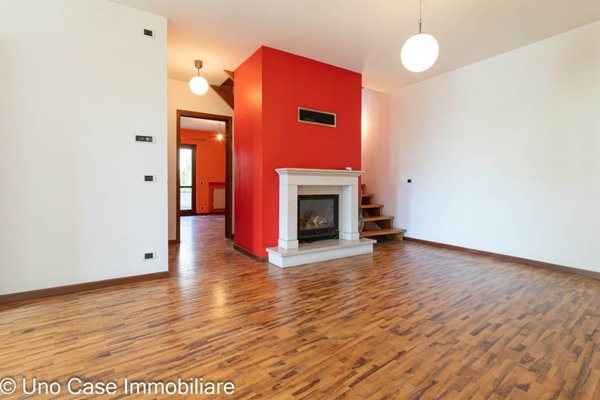 casa indipendente in vendita a Montalto Dora