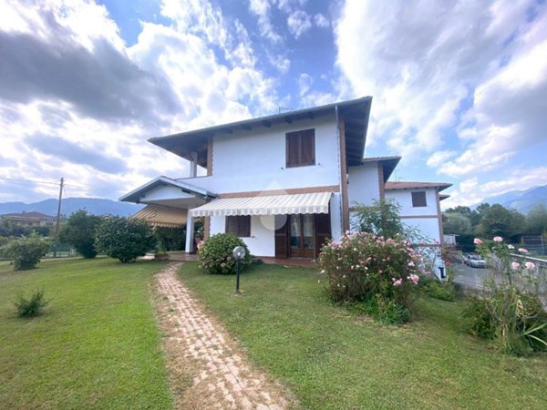 casa indipendente in vendita a Montalto Dora