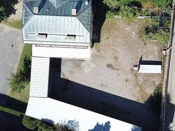 intera palazzina in vendita a Montalto Dora