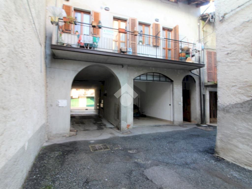 casa semindipendente in vendita a Montalto Dora
